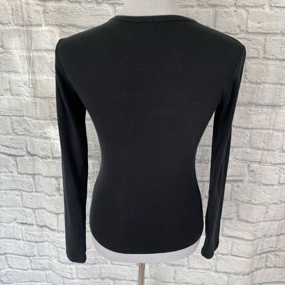 Women scoopneck Longsleeve black top w/studded Love on front of top - Picture 7 of 9